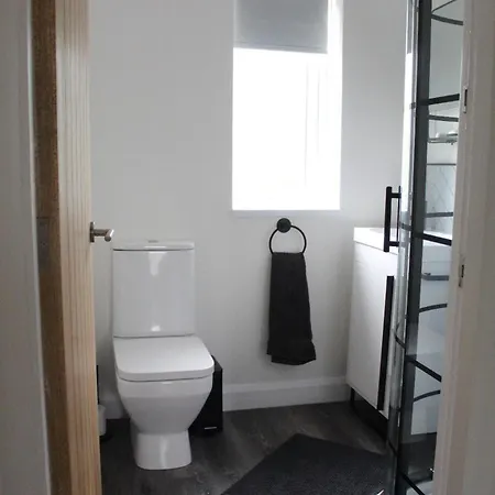 Hébergement de vacances House - Sleeps 4 - Parking - Garden - Centre