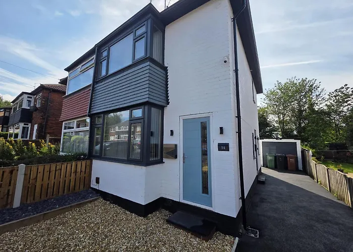 House - Sleeps 4 - Parking - Garden - Centre